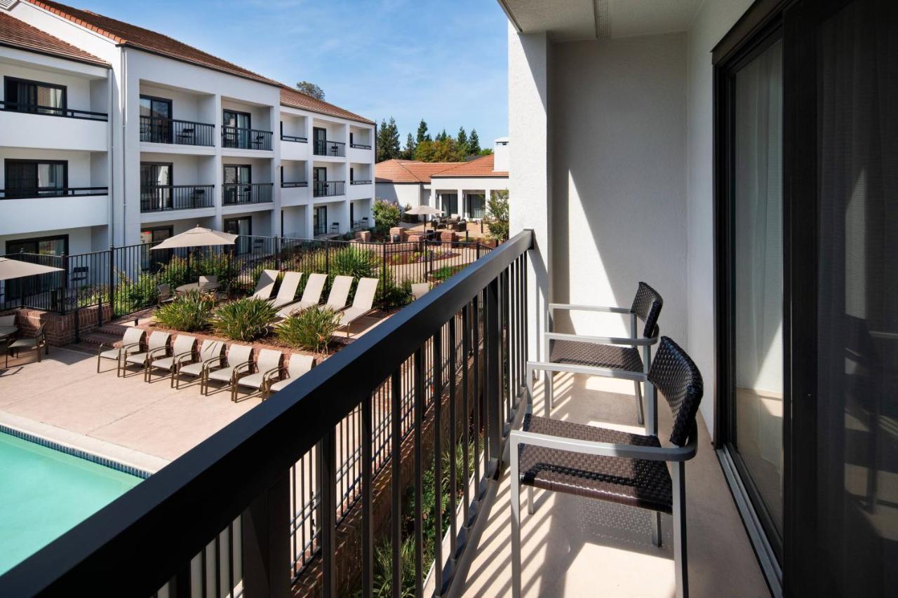 מלון Courtyard San Jose קופרטינו מראה חיצוני תמונה